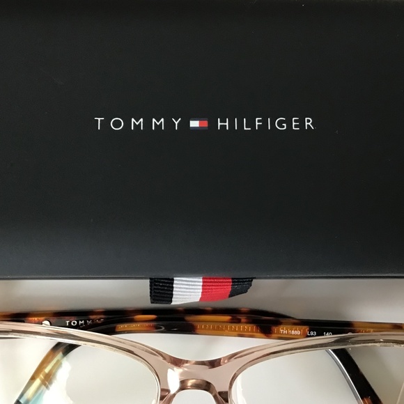 Tommy Hilfiger Glasses & Hard Case - Picture 8 of 15